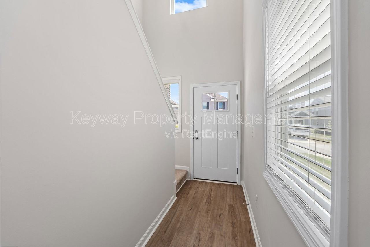651 Manitou Cir - Photo 4 of 25