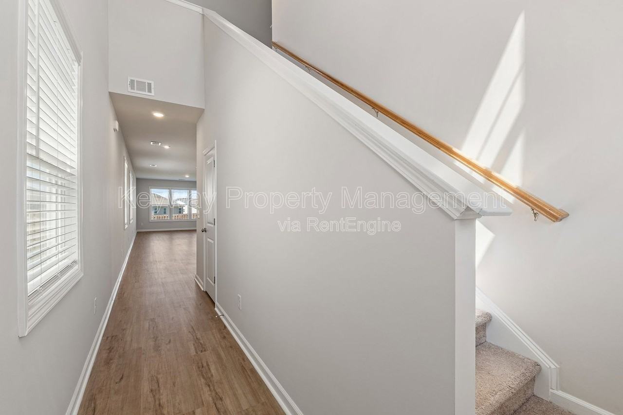 651 Manitou Cir - Photo 5 of 25