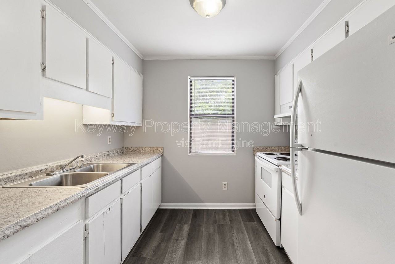 1916 Richmond Ave #A - Photo 7 of 17