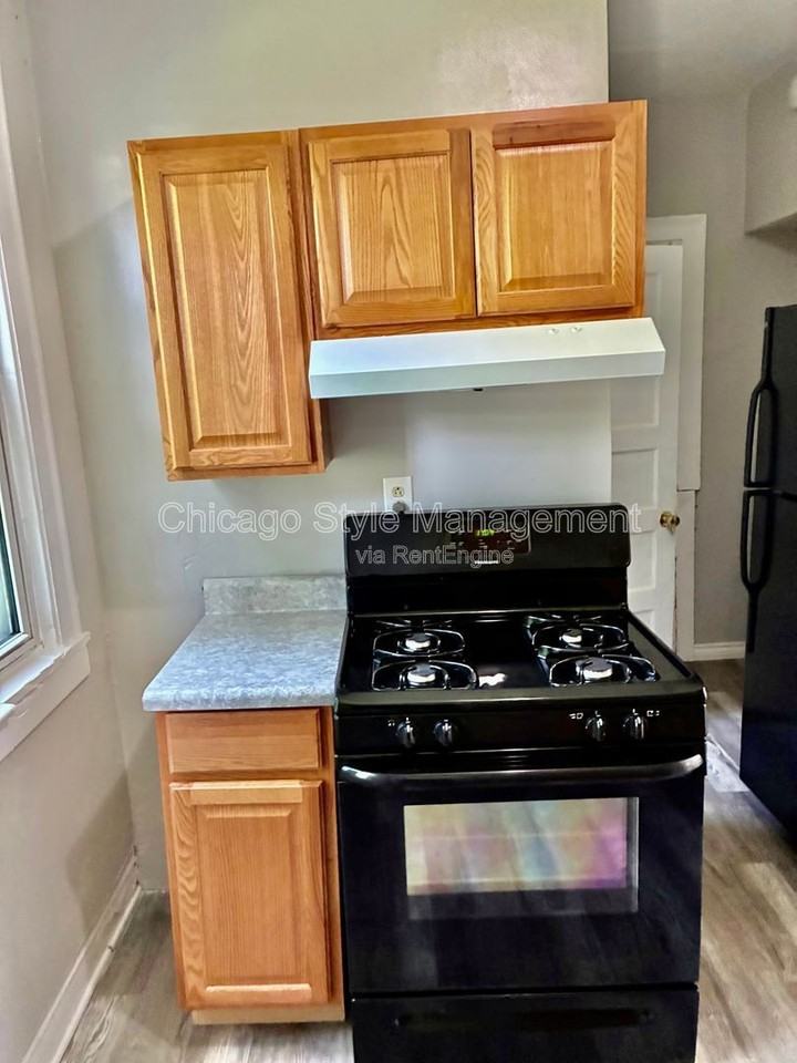 12138 S Parnell Ave - Photo 6 of 15