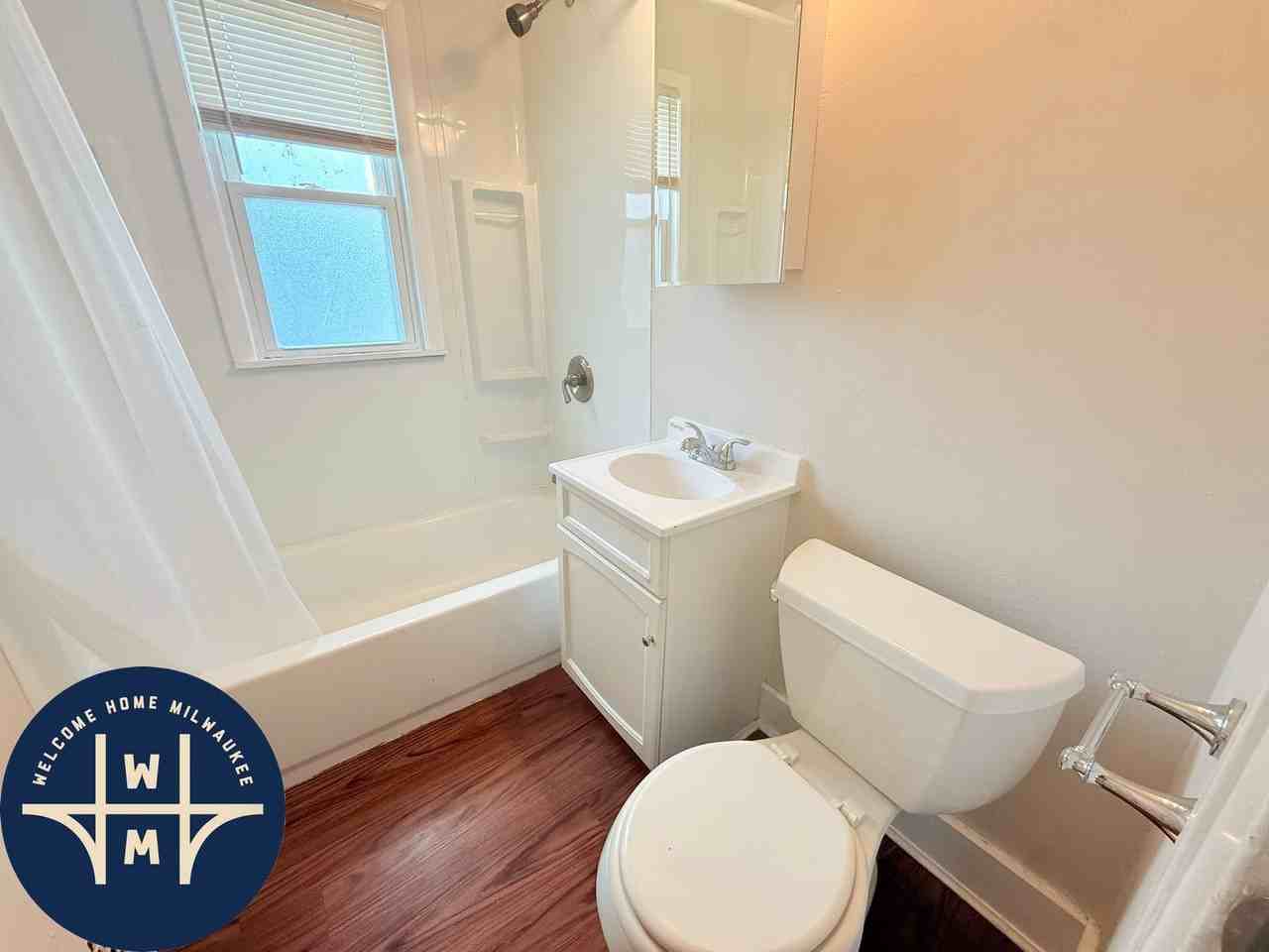 221 W Ring St - Photo 6 of 17