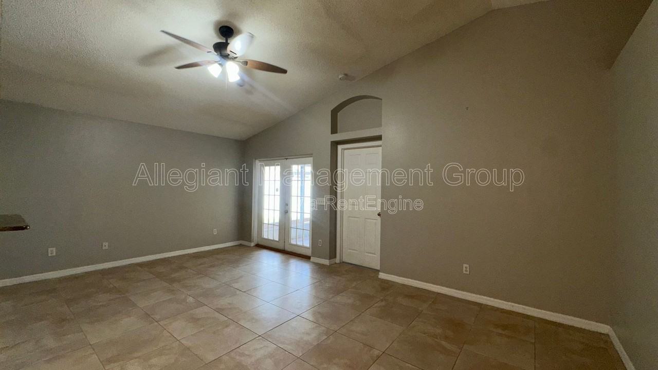 2429 Sapier Ct - Photo 4 of 28