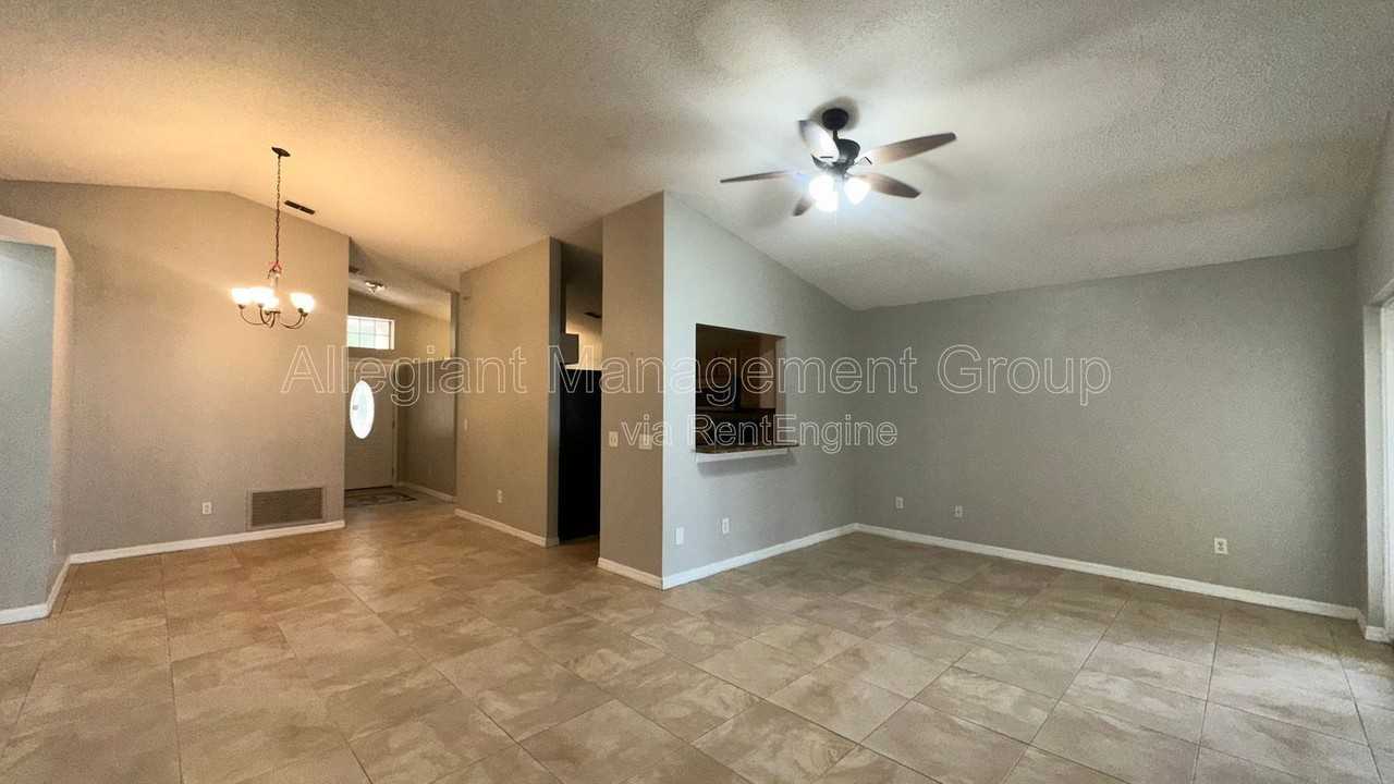2429 Sapier Ct - Photo 5 of 28