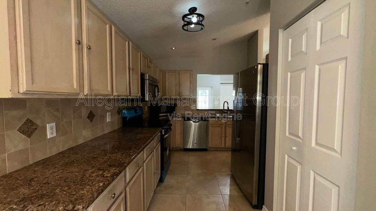 2429 Sapier Ct - Photo 7 of 28