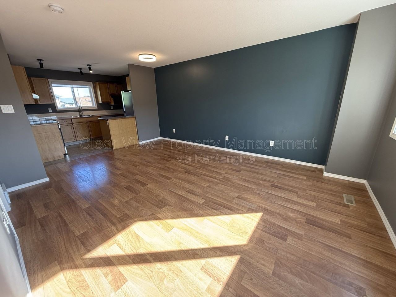 153 Silkstone Rd W #2 - Photo 3 of 17