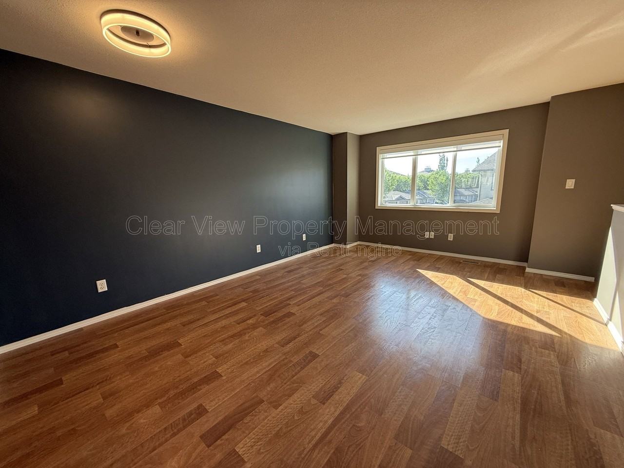 153 Silkstone Rd W #2 - Photo 4 of 17