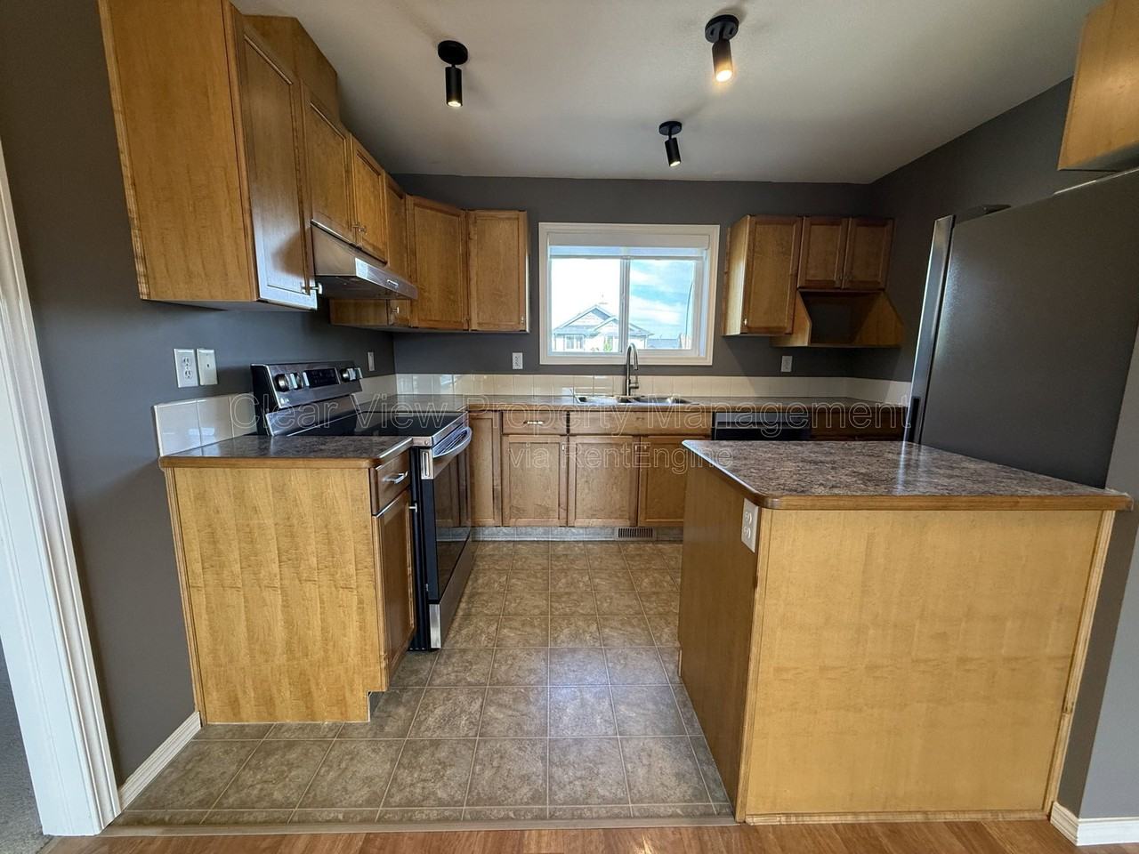 153 Silkstone Rd W #2 - Photo 6 of 17