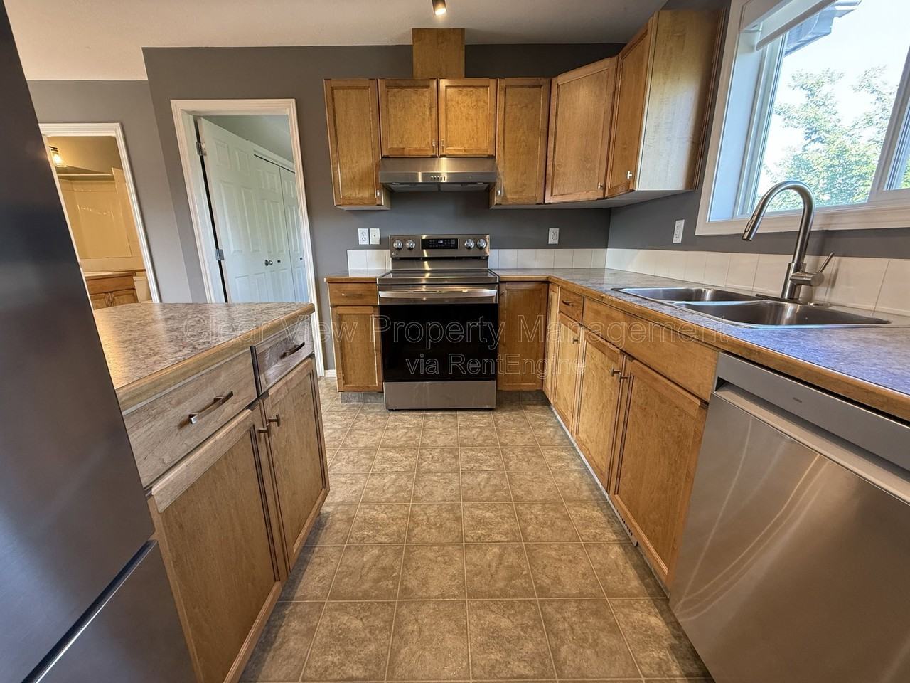 153 Silkstone Rd W #2 - Photo 7 of 17