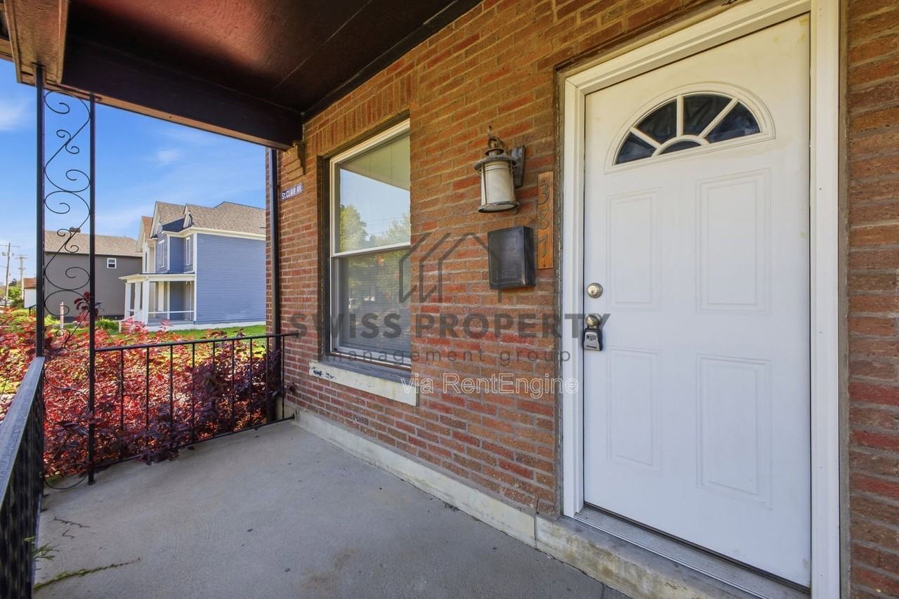 387 Saint Clair Ave - Photo 3 of 25