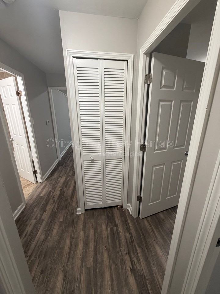 105 S Sycamore Ln - Photo 6 of 13