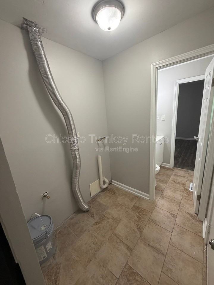105 S Sycamore Ln - Photo 7 of 13
