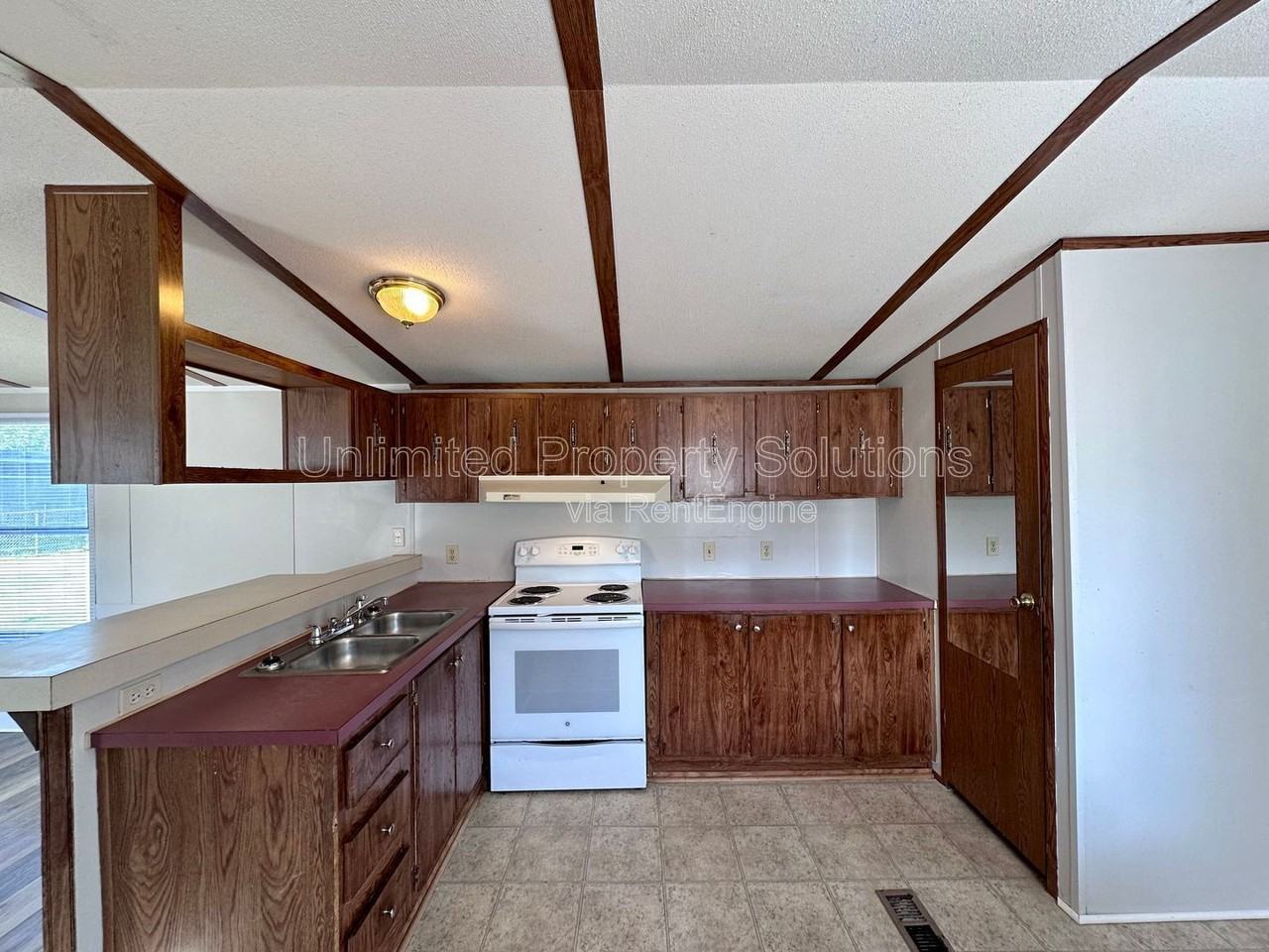9499 Wendi Dr Ne #H - Photo 4 of 15