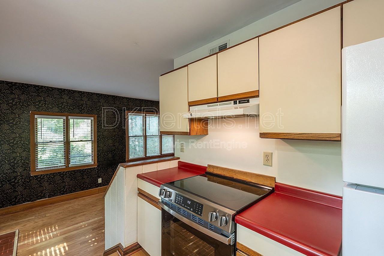 425 Ansley St - Photo 5 of 21