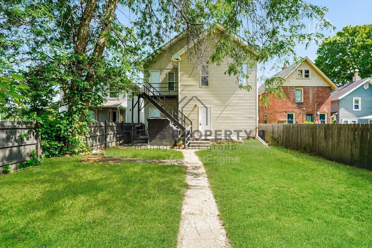 1340 Mooberry St - Photo 2 of 15