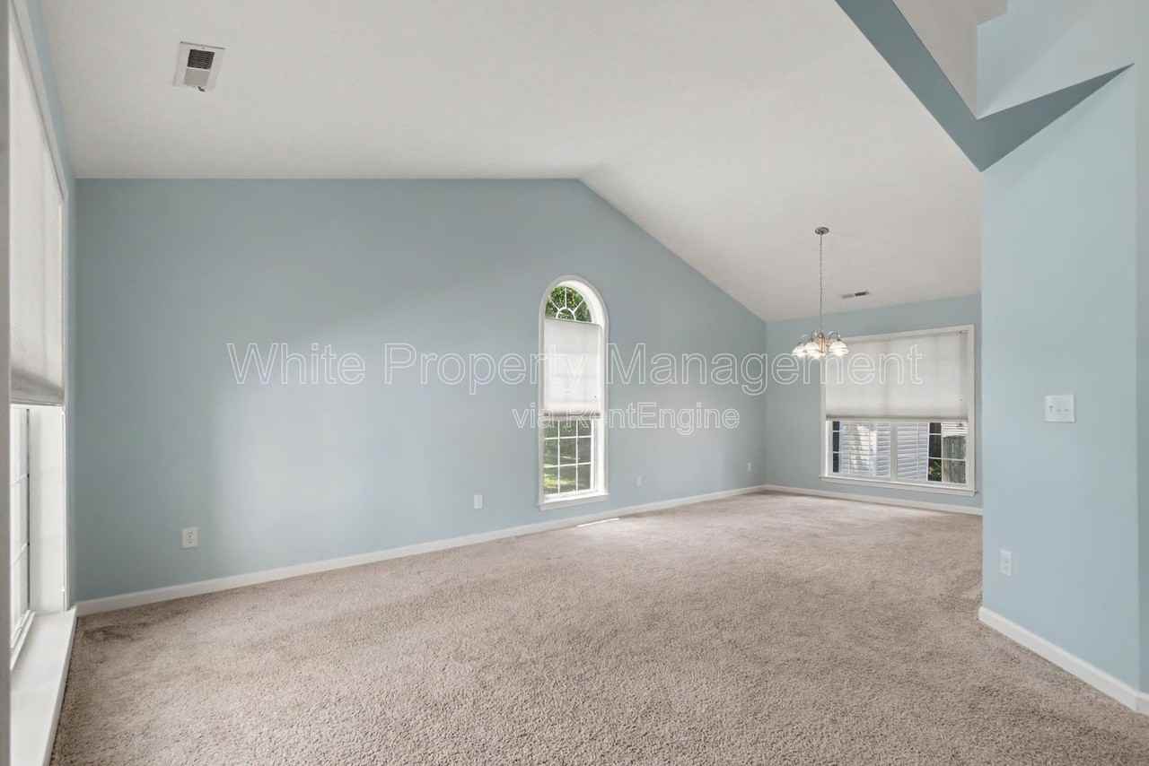 13606 Red Wine Ct - Photo 5 of 30
