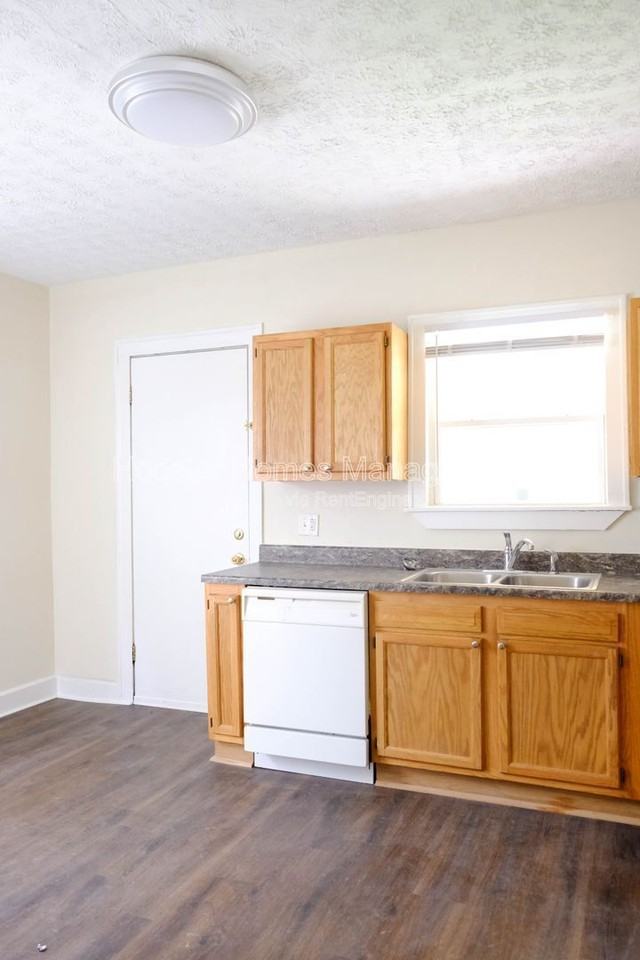 4245 College - 4247 - Photo 4 of 14