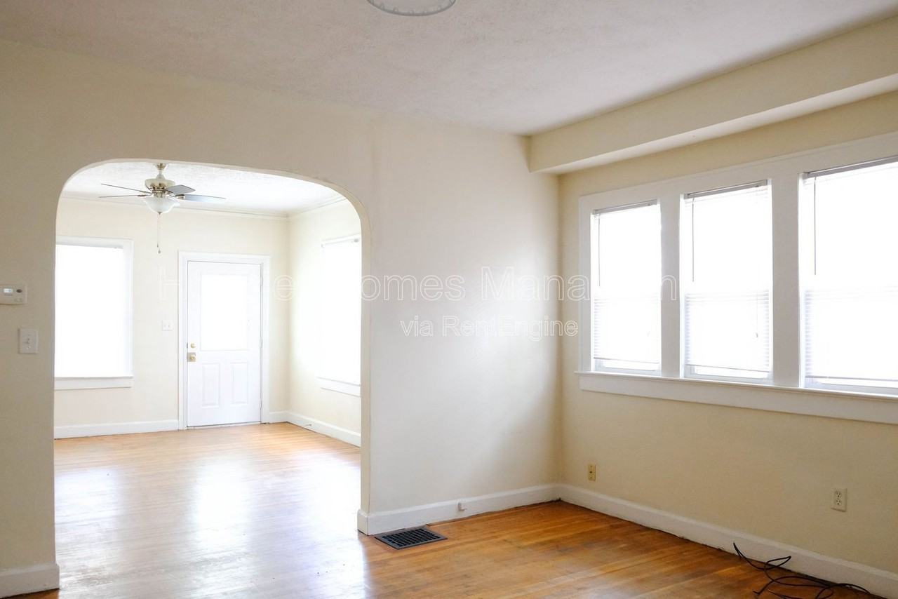 4245 College - 4247 - Photo 7 of 14
