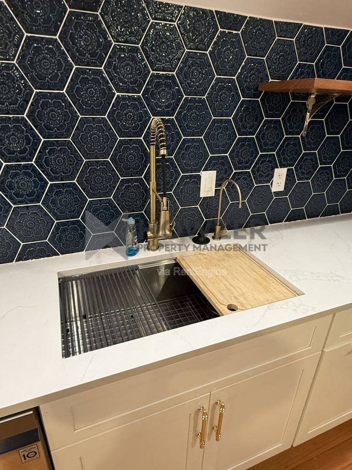 50 Clinton St #4 - Photo 5 of 18