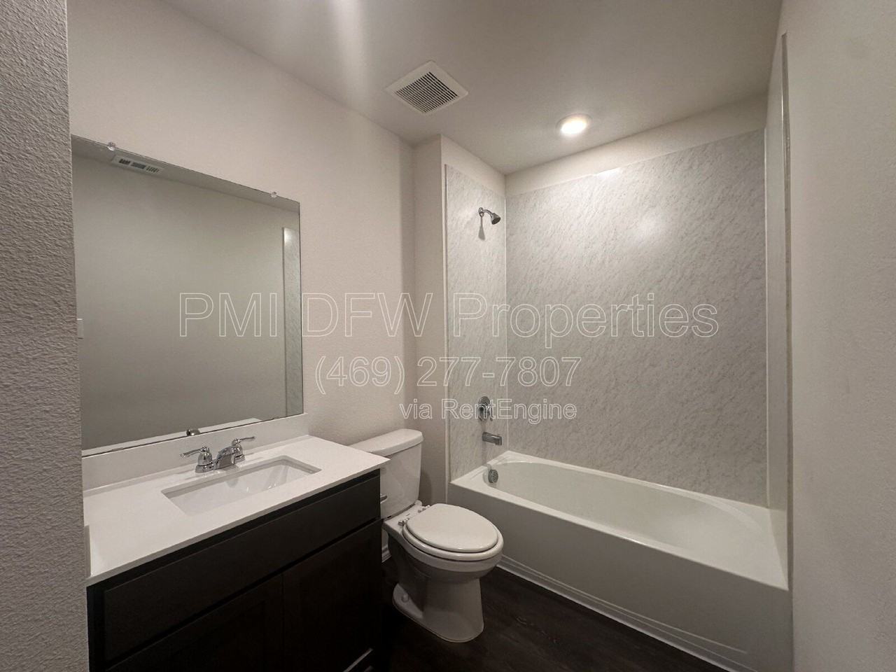 2530 Russell St - Photo 5 of 19