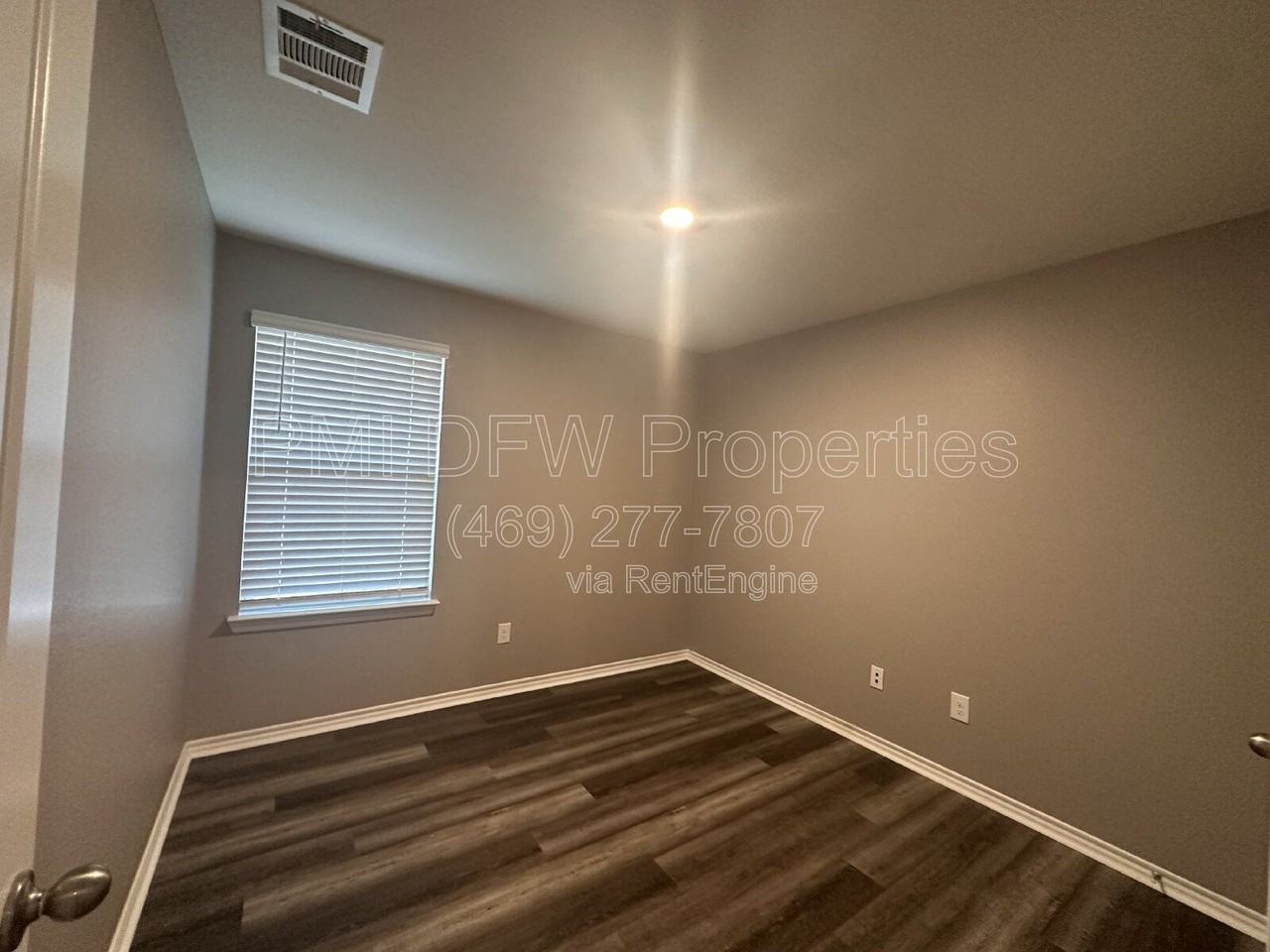 2530 Russell St - Photo 6 of 19
