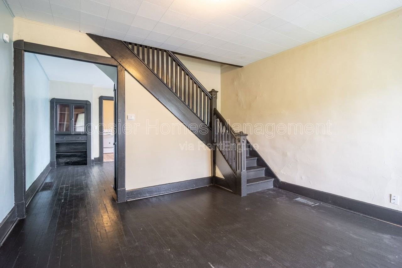 2511 Turner Ave - Photo 2 of 19