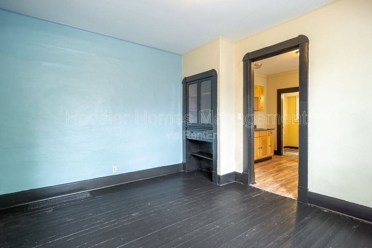 2511 Turner Ave - Photo 5 of 19