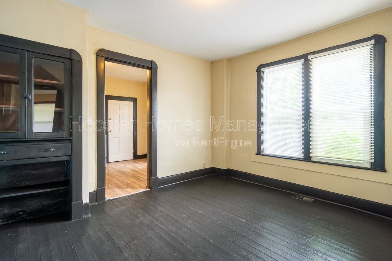 2511 Turner Ave - Photo 6 of 19