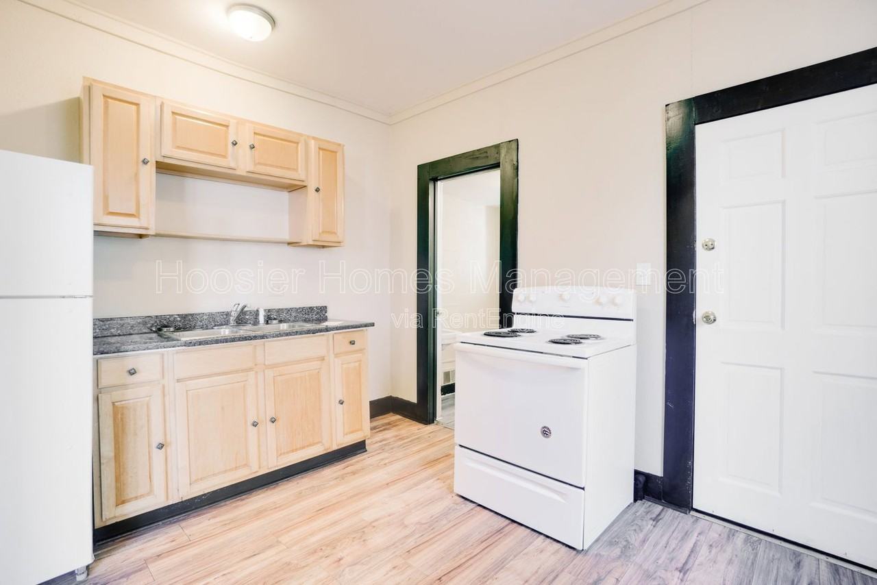 2511 Turner Ave - Photo 7 of 19