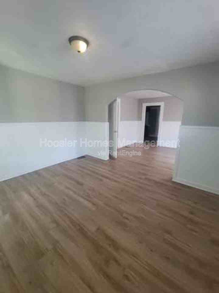 1451 W 34th St - Photo 3 of 16