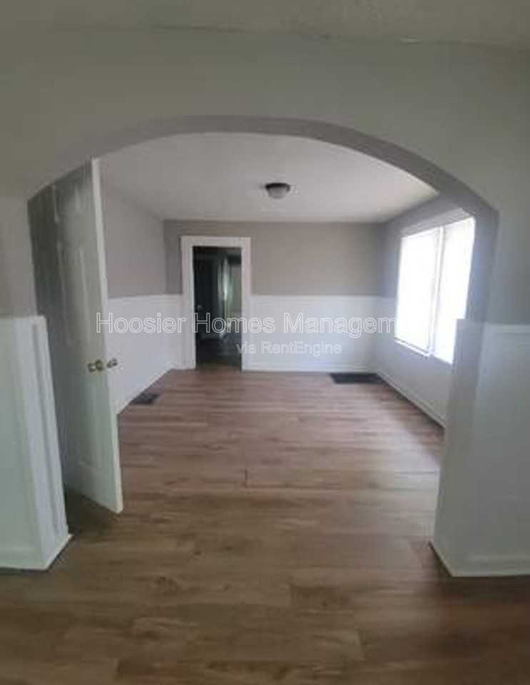 1451 W 34th St - Photo 6 of 16