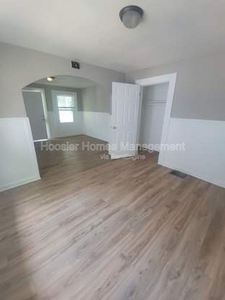 1451 W 34th St - Photo 7 of 16