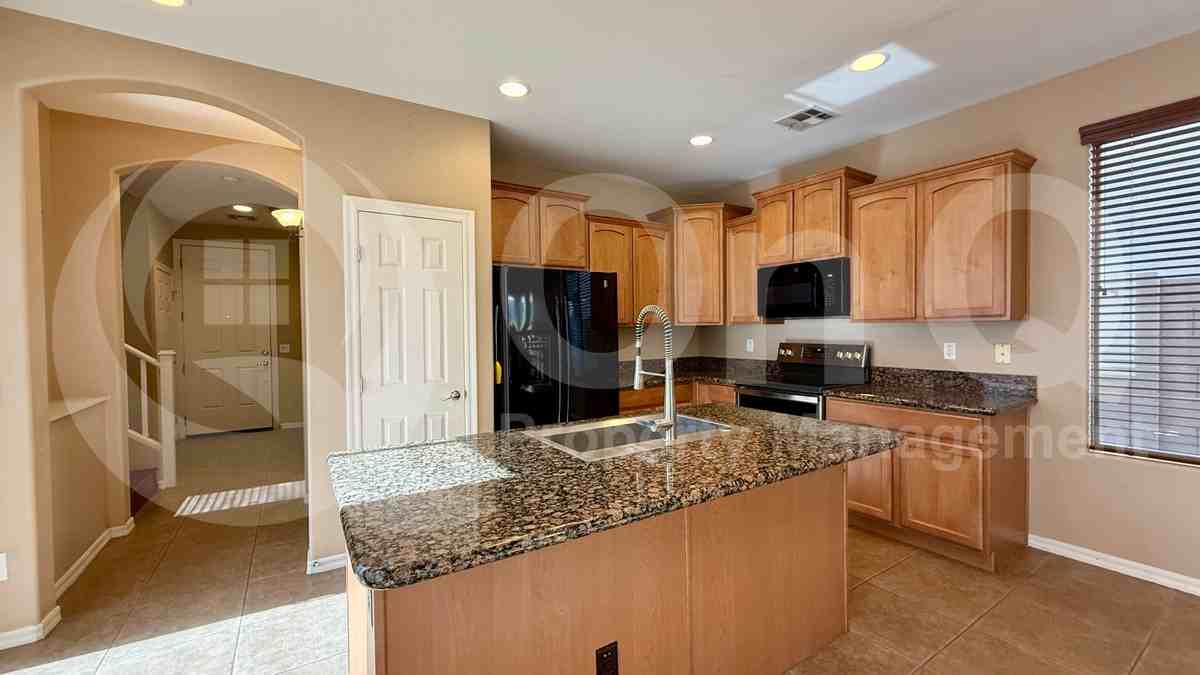 19067 E Pelican Dr - Photo 3 of 24