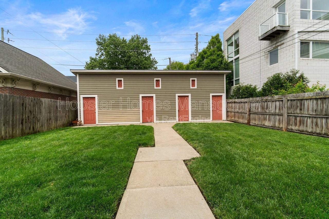 920 Broadway St - Photo 3 of 15