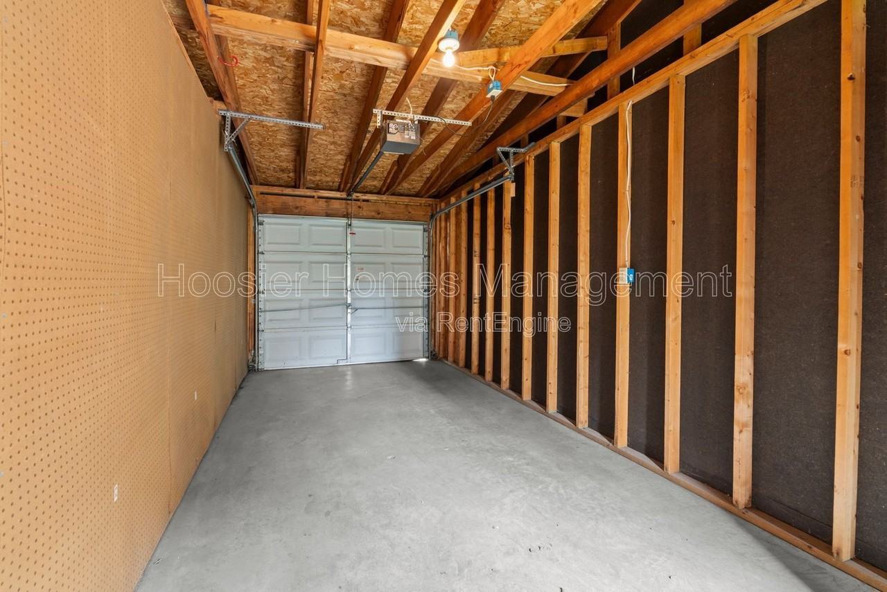 920 Broadway St - Photo 4 of 15