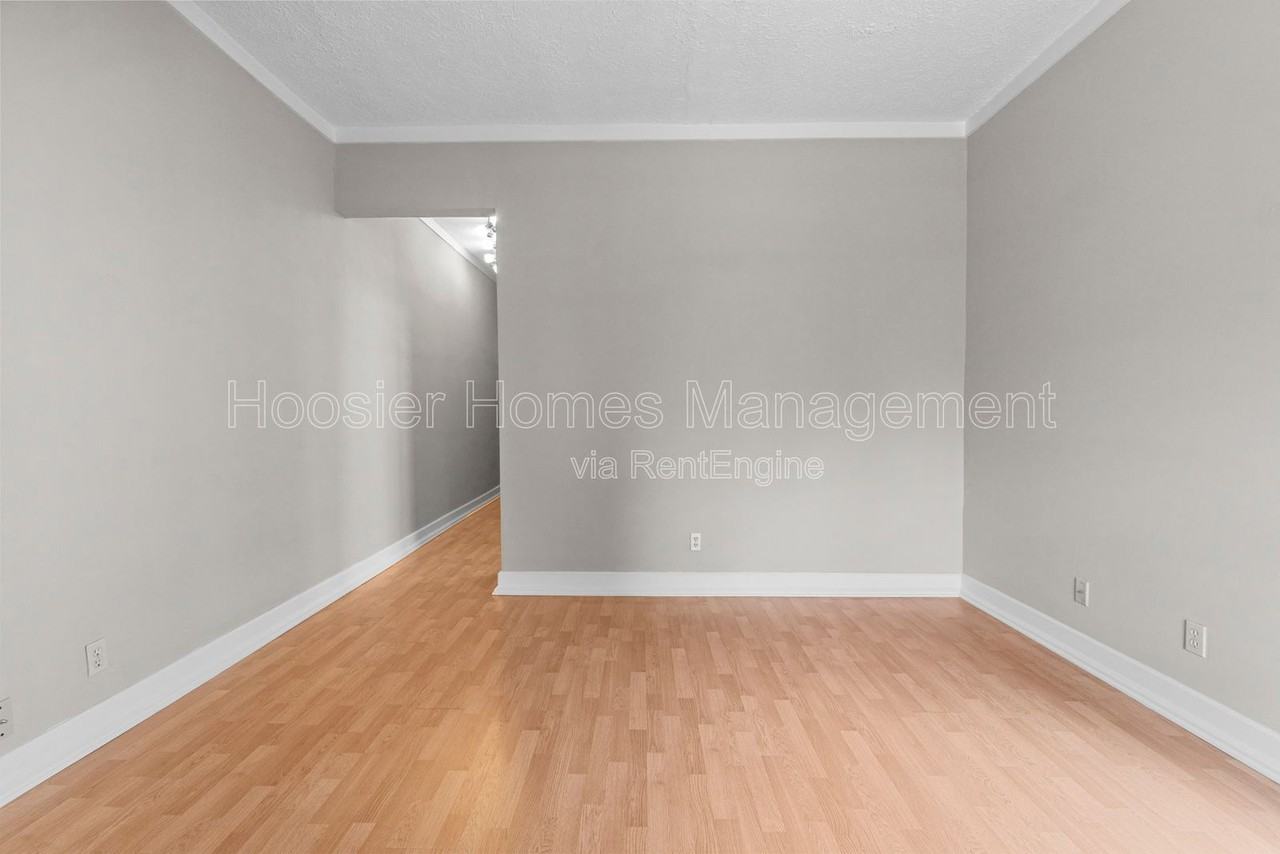 920 Broadway St - Photo 6 of 15