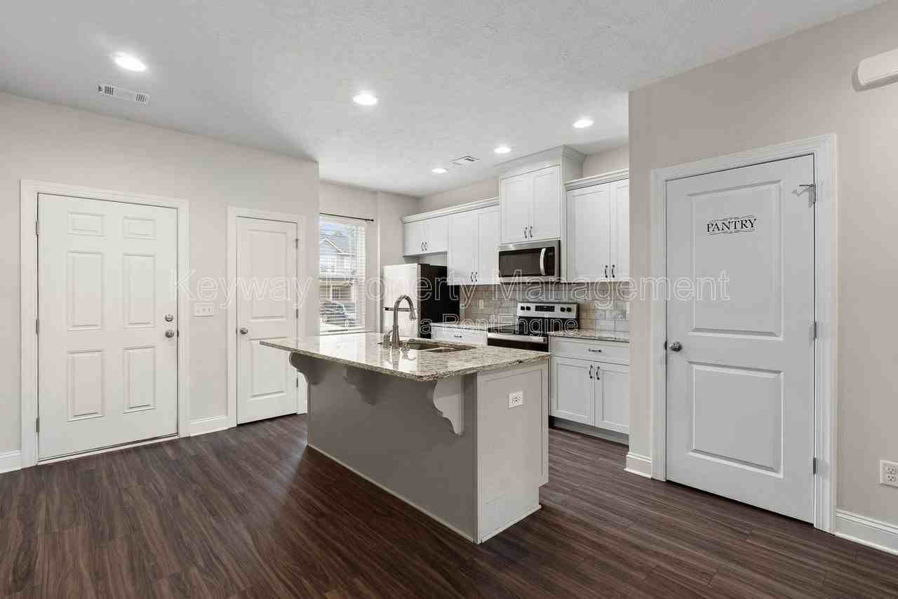 1913 Butternut Dr - Photo 7 of 18