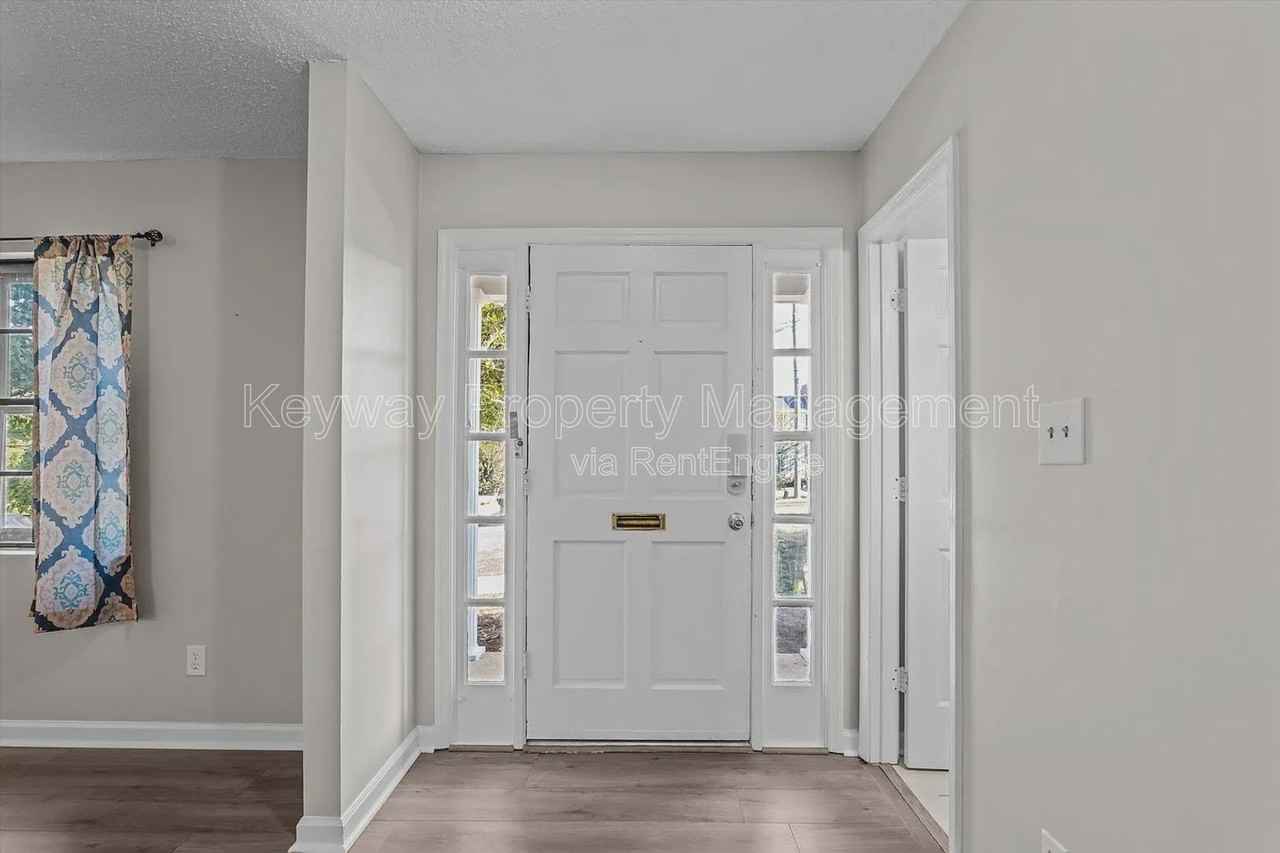 2918 Arrowhead Dr - Photo 5 of 31