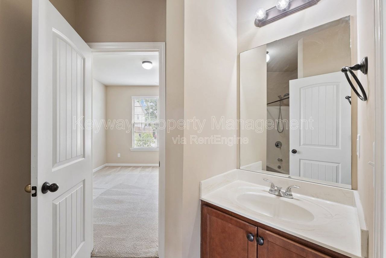 6017 Reynolds Cir - Photo 7 of 34