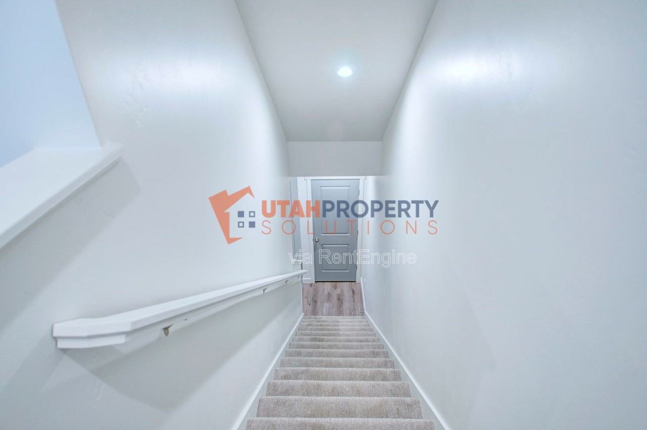 425 S 960 W - Photo 6 of 35
