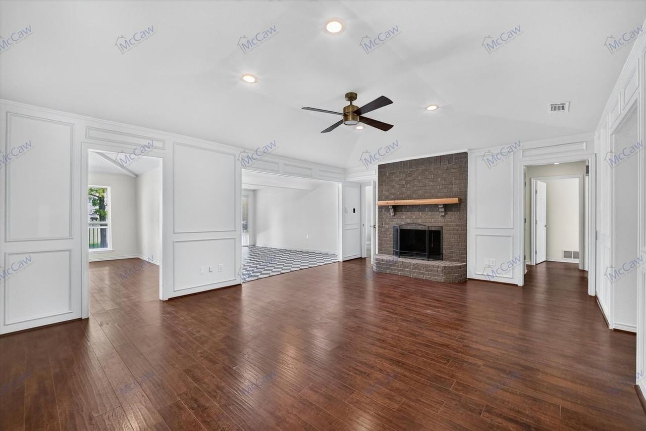 3505 Larkin Ln - Photo 2 of 19