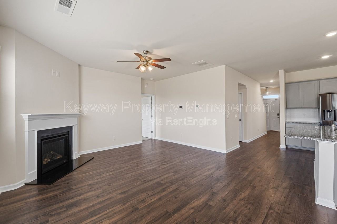 3262 Carmine Ave - Photo 6 of 30
