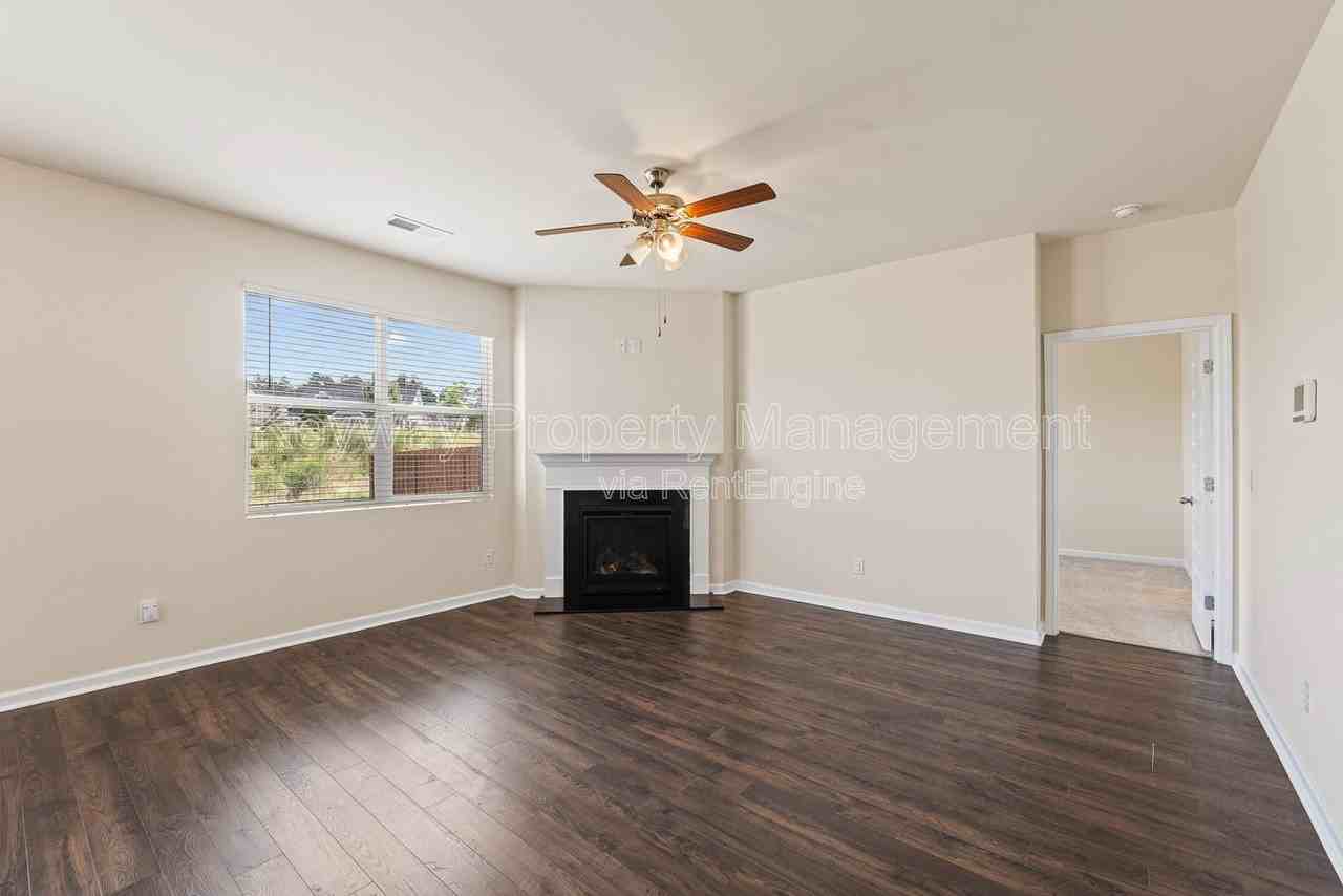 3262 Carmine Ave - Photo 7 of 30