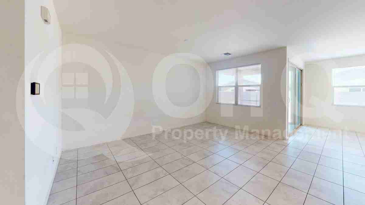 410 W Nikita Dr - Photo 5 of 17