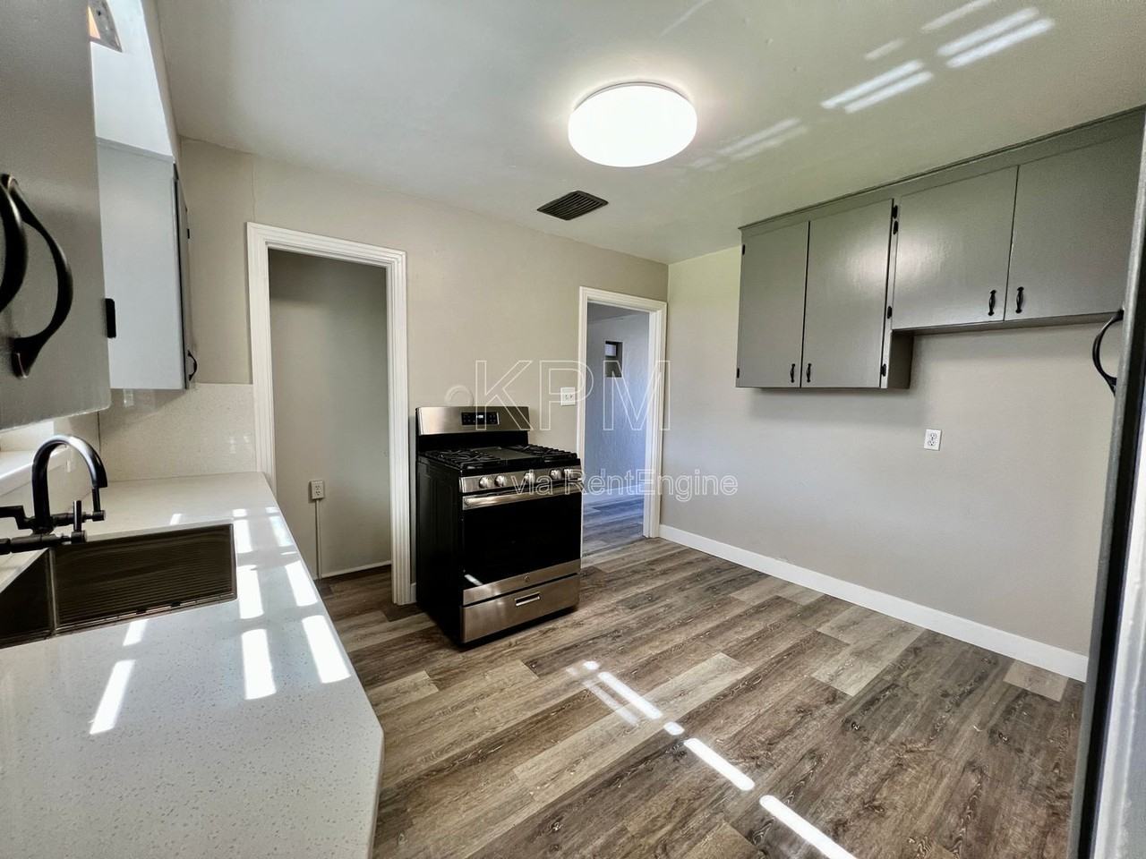636 S Tuxedo Ave - Photo 7 of 22