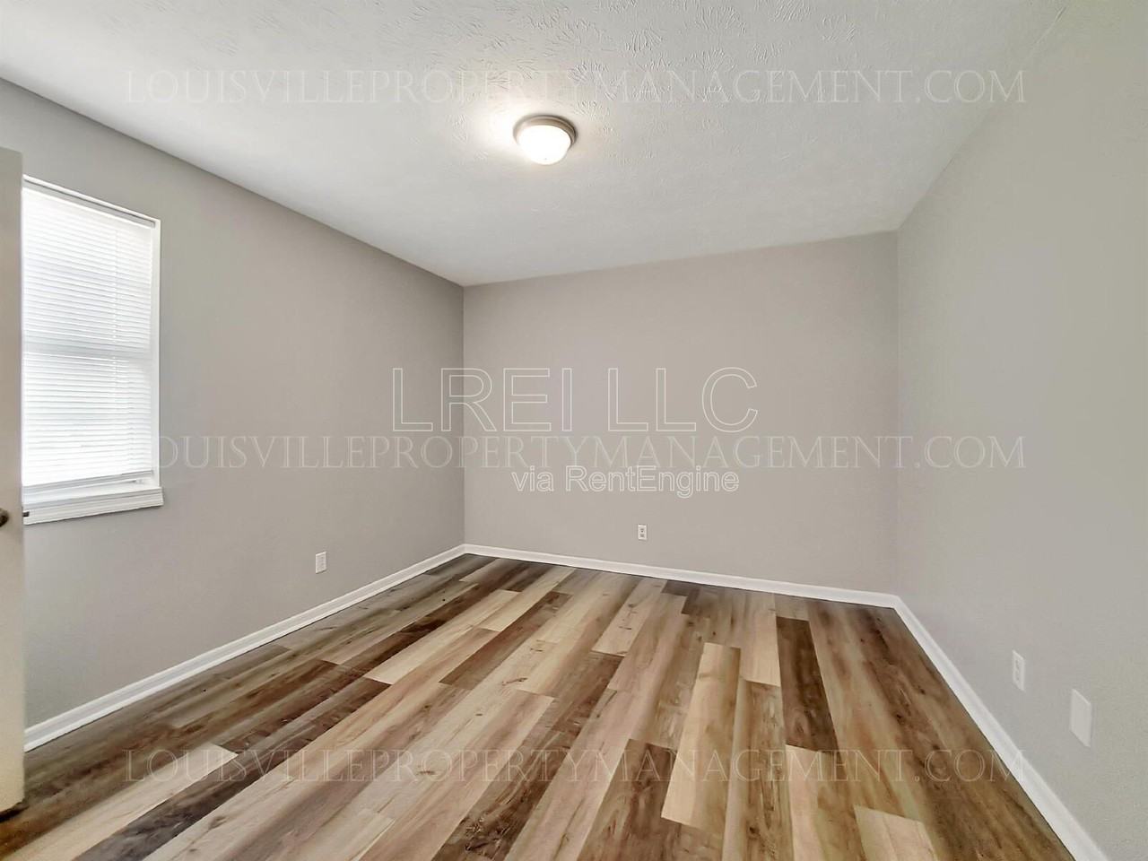 160 W Blue Lick Rd #8 - Photo 6 of 12