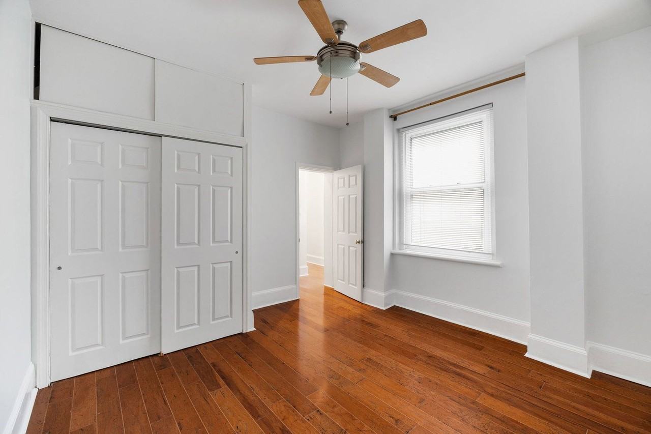 129A Bainbridge St - Photo 7 of 39