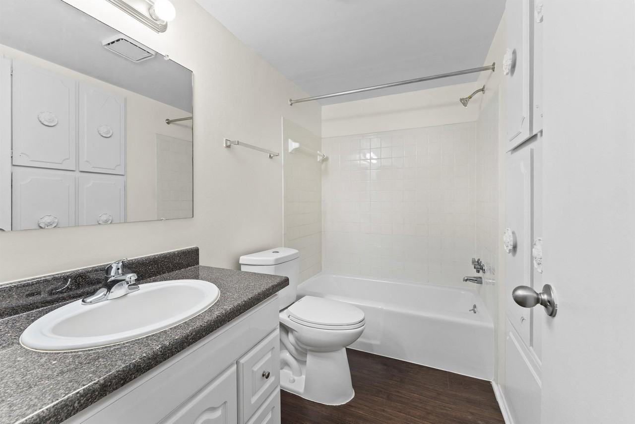 23700 W Warren St #7222 - Photo 3 of 7