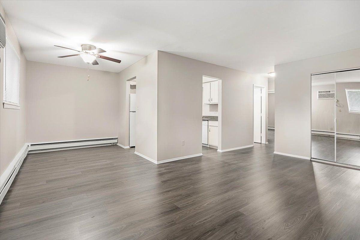 23700 W Warren St #7222 - Photo 4 of 7