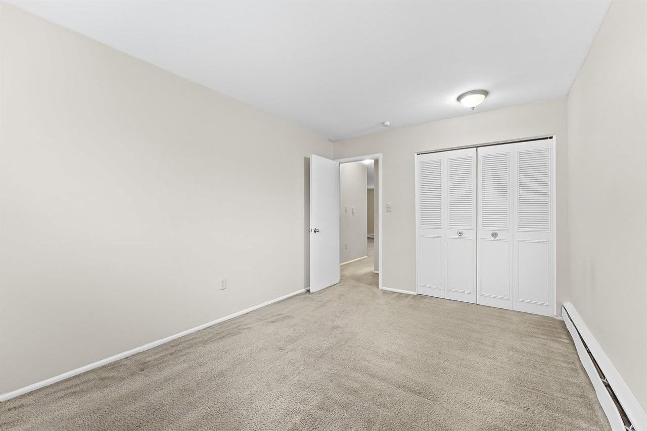 23700 W Warren St #7222 - Photo 5 of 7