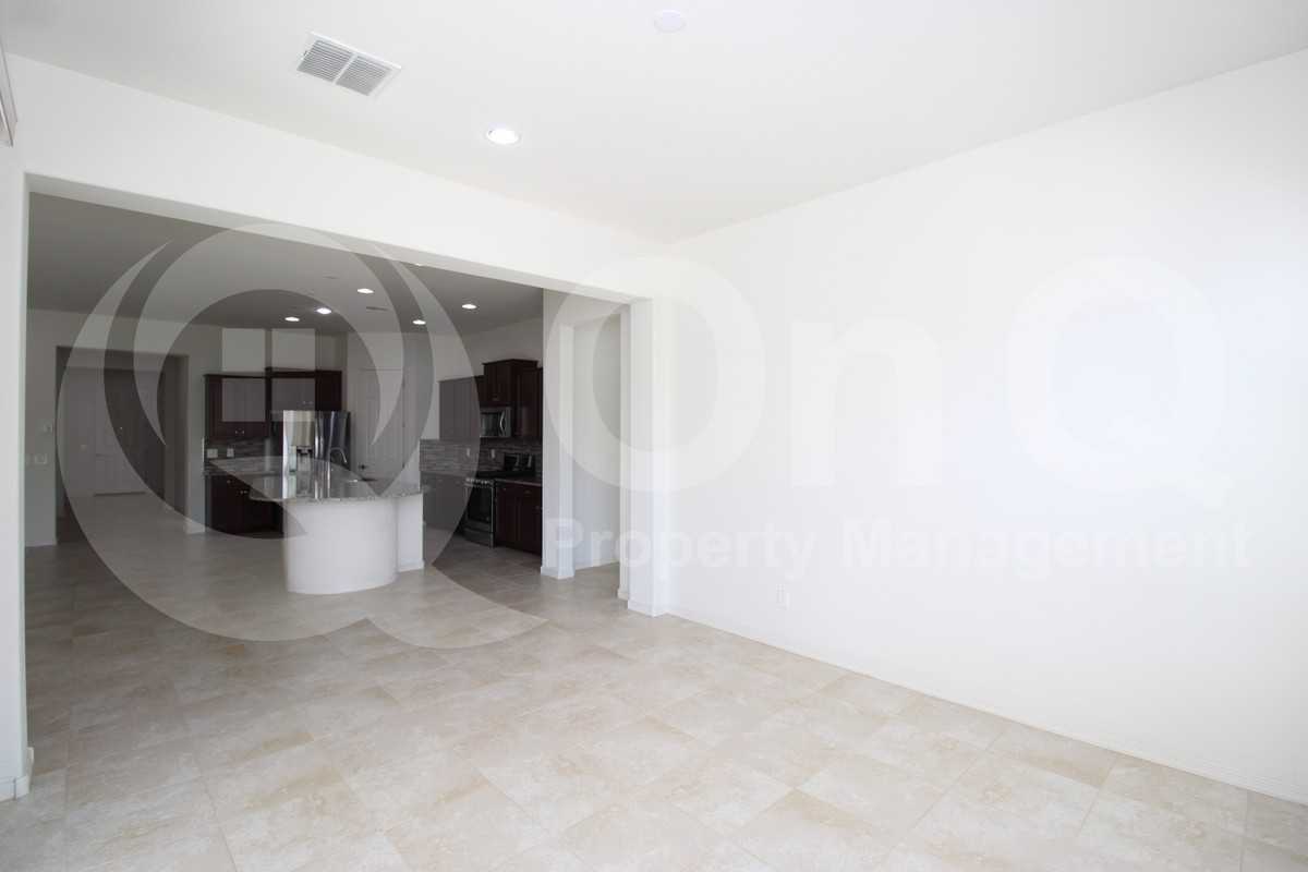1863 E Canyon Way - Photo 7 of 28